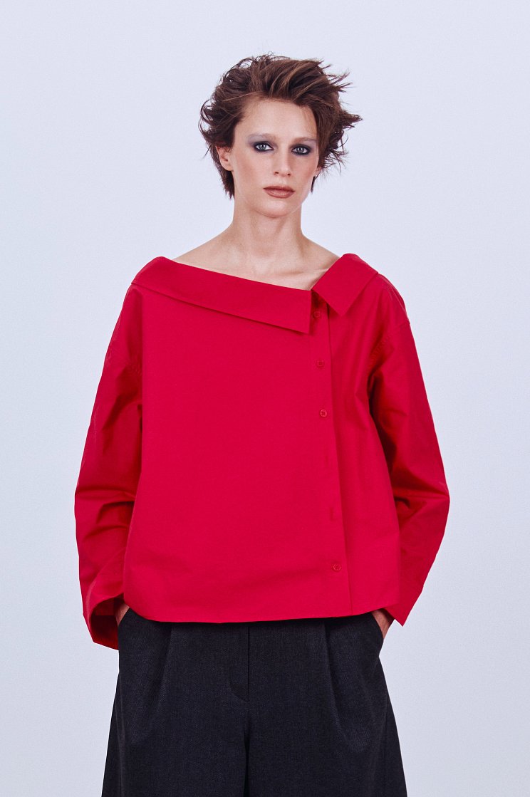 7dots ВИВЬЕН Блузка с асимметричным воротом, арт. 1399-красный-40-46
