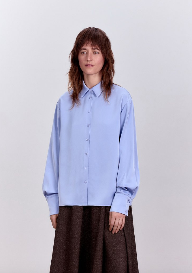 7dots ДЕЙЗИ Блузка атласная классическая, арт. 1296-голубой-40-44