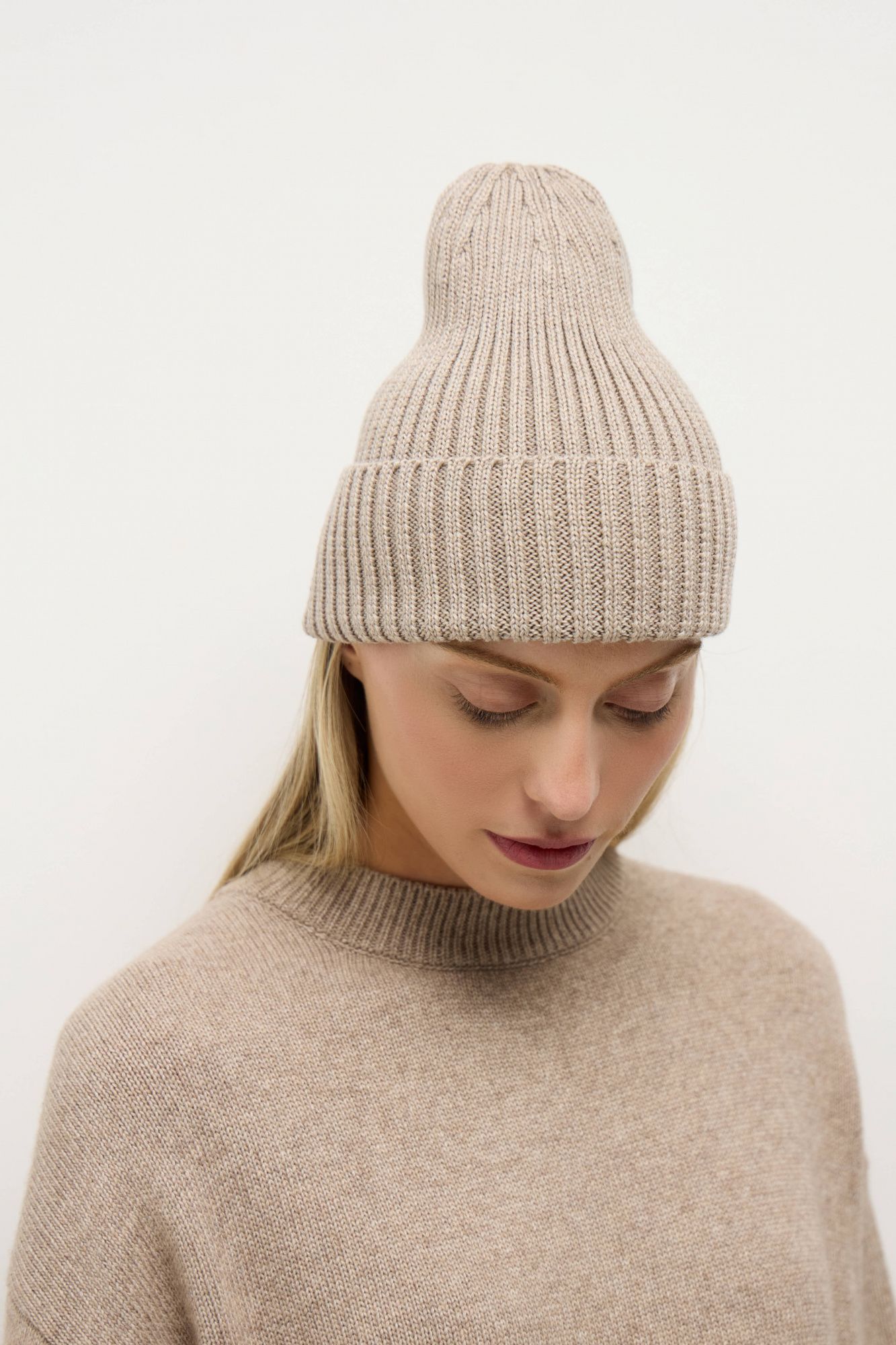 Around Шапка из мериноса уплотненная, арт. 111_144M116M